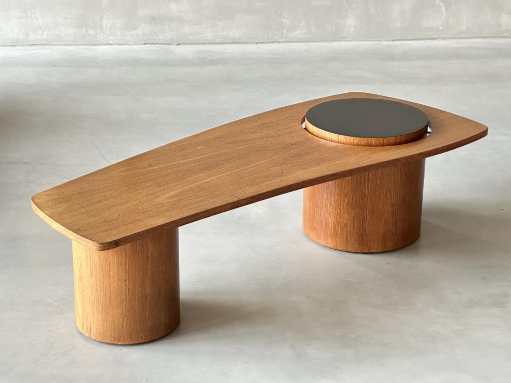 A Pair of 1960s Forme Libre Coffee Tables