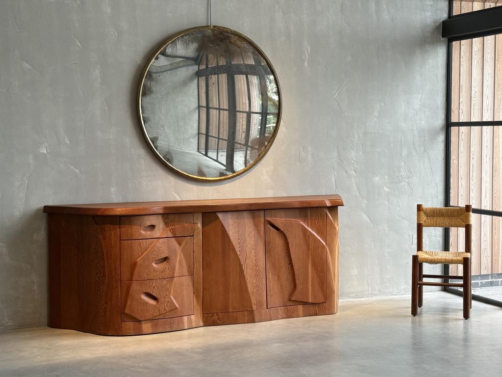 A Huge foxed Convex Mirror