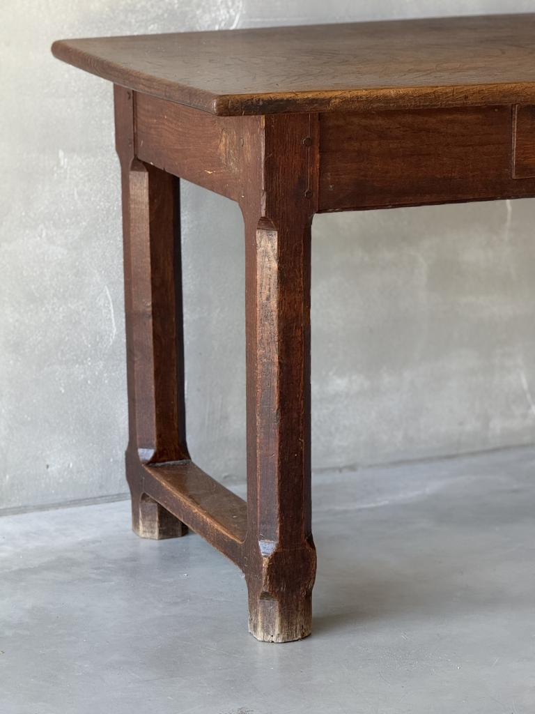 An Early C18th Chestnut Table d’Office
